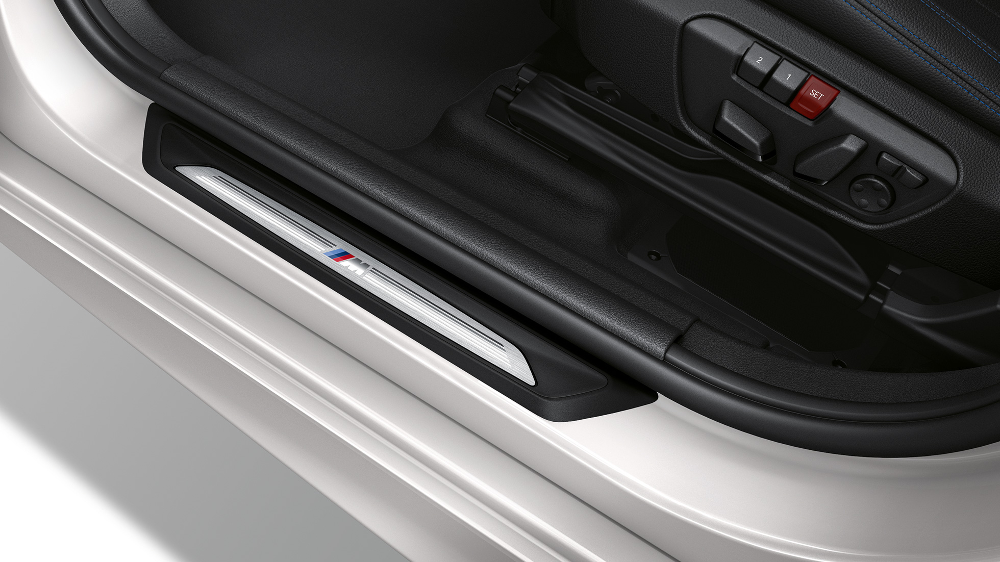 Door sill finishers BMW 2 Series Active Tourer 220d xDrive Model M Sport F45 Mineral White metallic exterior