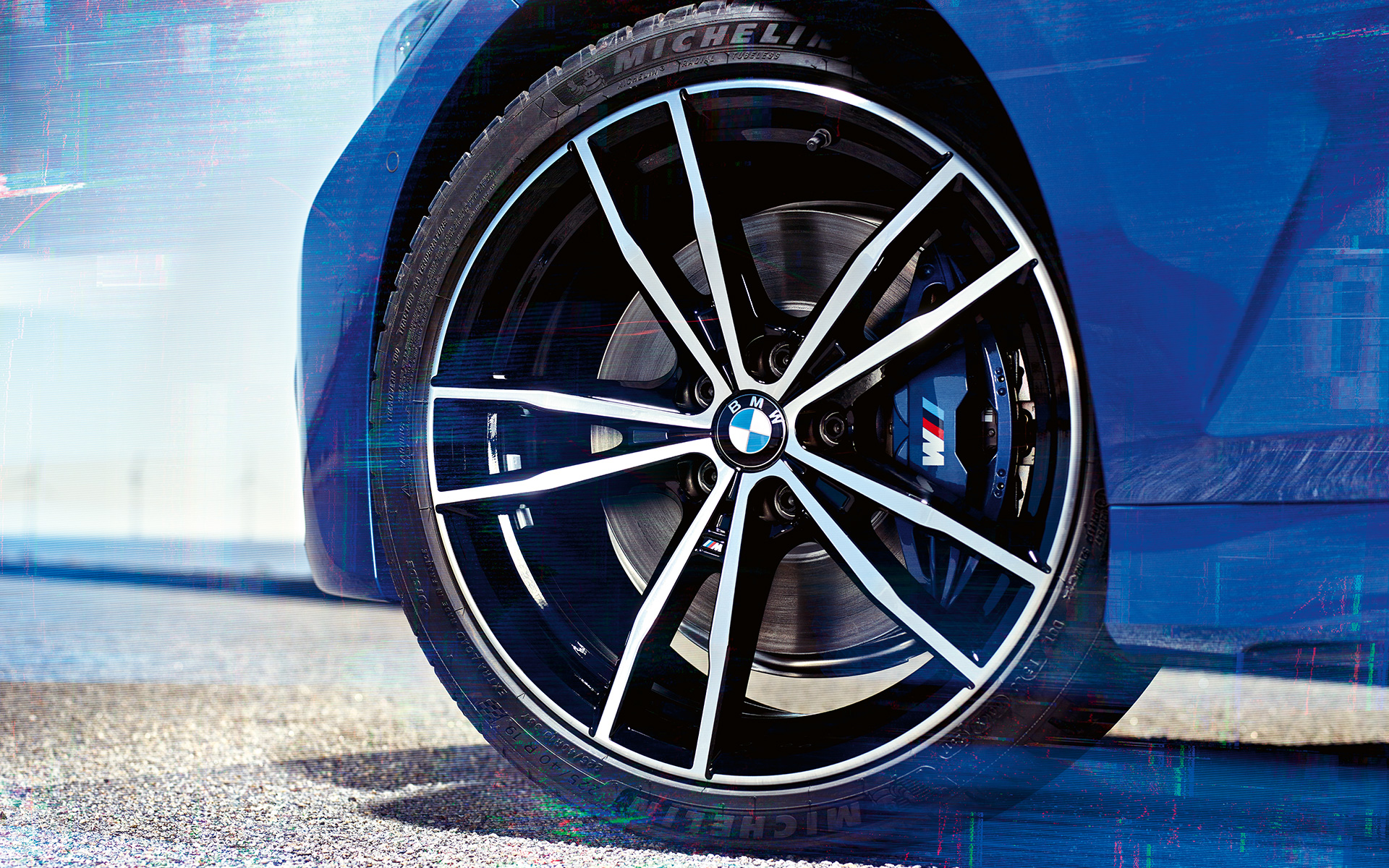 Close-up of 19'' M light alloy wheels 791 M Jet Black of the BMW 3 Series Sedan (G20).